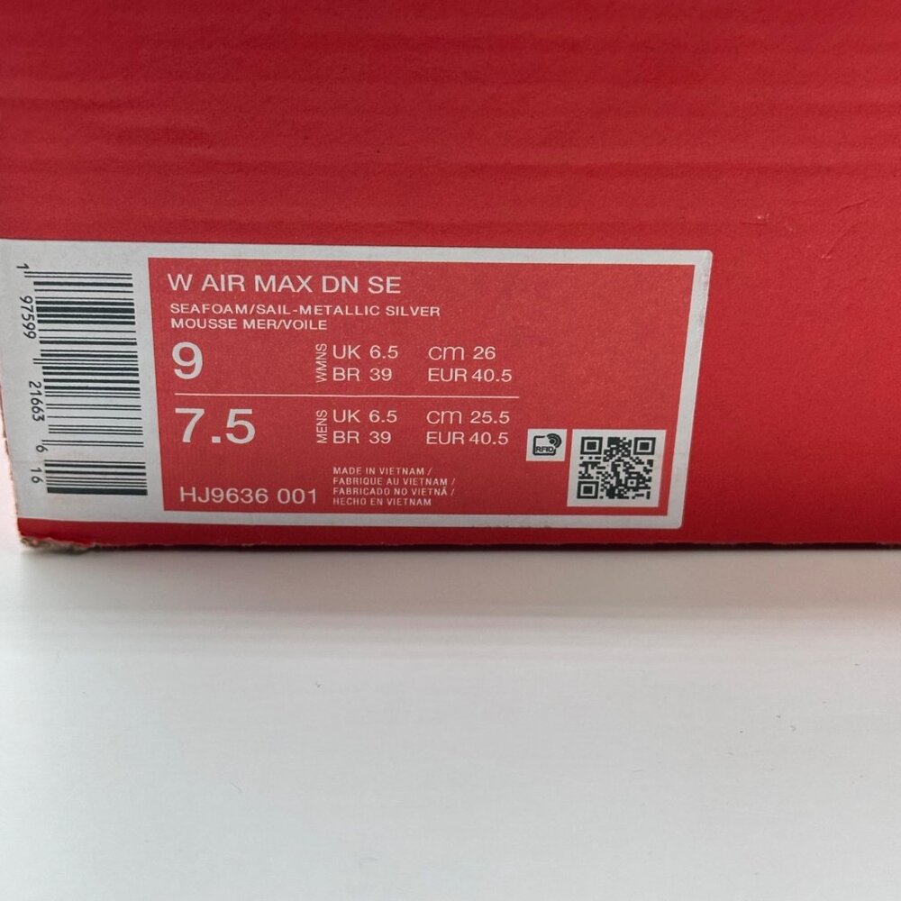 Women's Nike Air Max DN SE Sneakers Seafoam Mint Green HJ9636-001 Multi Sz NEW - Picture 12 of 13